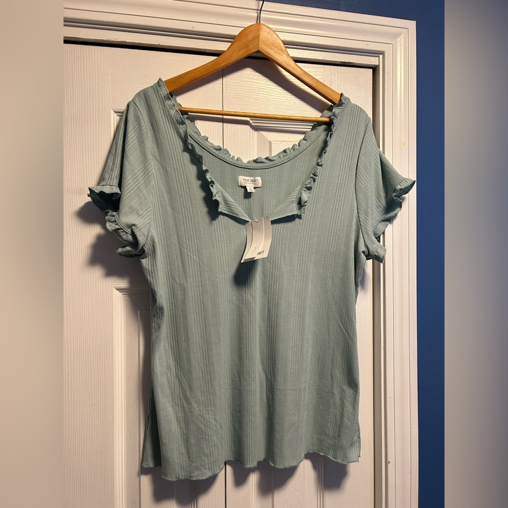 Fern green shirt sleeve top BRAND NEW